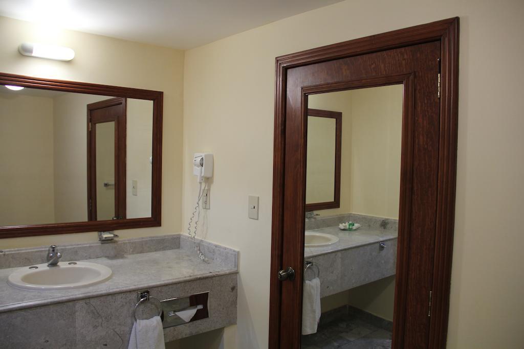 Hotel Tehuacan Plaza Kültér fotó
